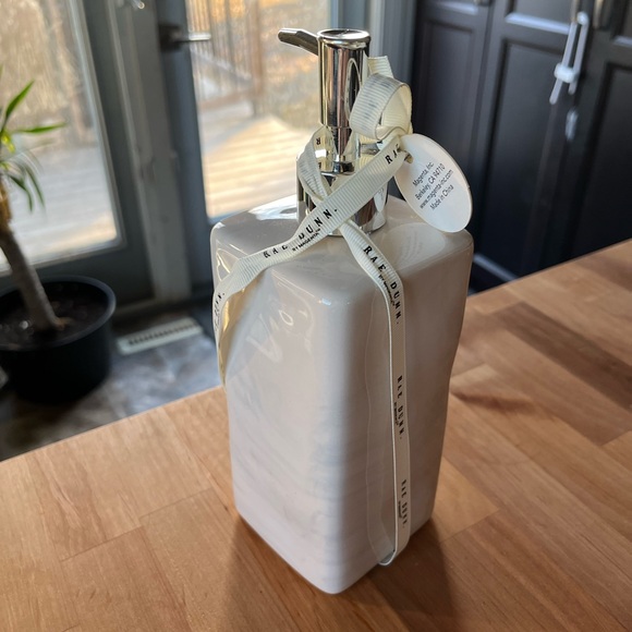 ❤️‍🔥Rae Dunn Soap Pump - Picture 3 of 5